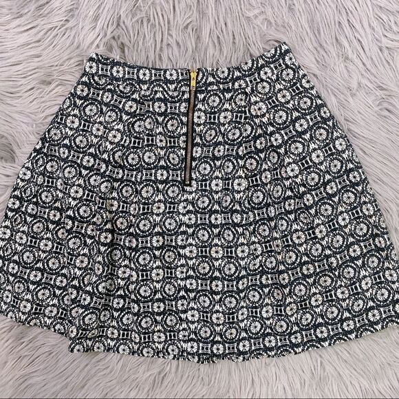 𝅺lucy & Laurel Printed Skirt - Picture 2 of 9